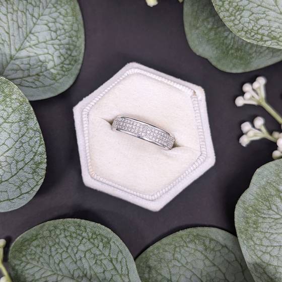 0.83ct VS/F-G Natural Round Diamond Wedding Band in 18k White Gold