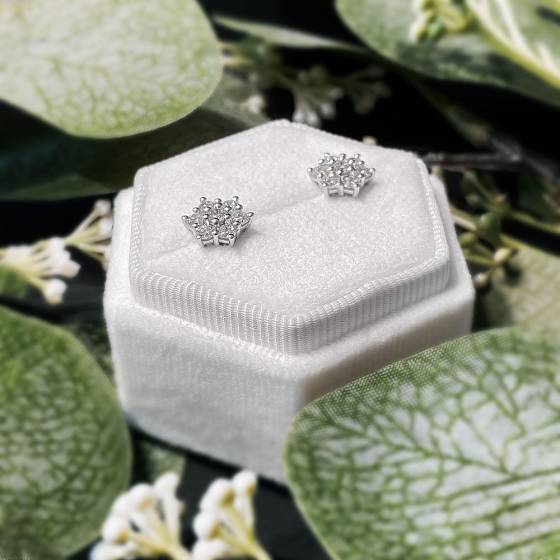 0.93ct VS/F-G Natural Diamond Cluster Earrings in 18k White Gold
