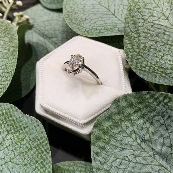1.05ct VS2/J Natural Pear Diamond Solitaire Ring in 18k White Gold