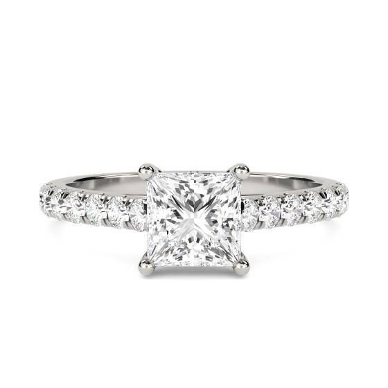 0.67ct SI2/D Natural Princess Diamond Shoulder Set Ring in Platinum