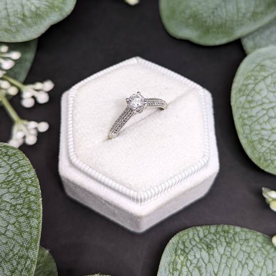 0.50ct VS/E-F Natural Round Diamond Vintage Ring in 18k White Gold