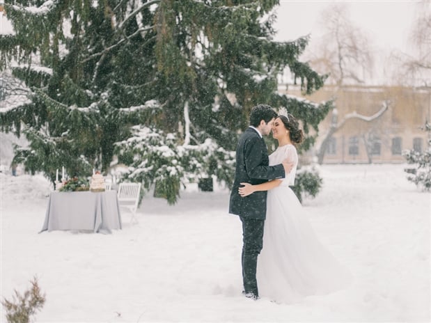 Christmas Wedding Hacks for the Perfect Winter Wedding