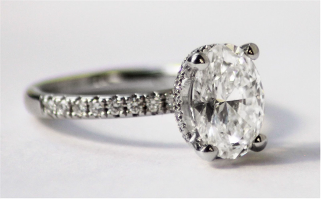 What Size Should An Engagement Ring Diamond Be?