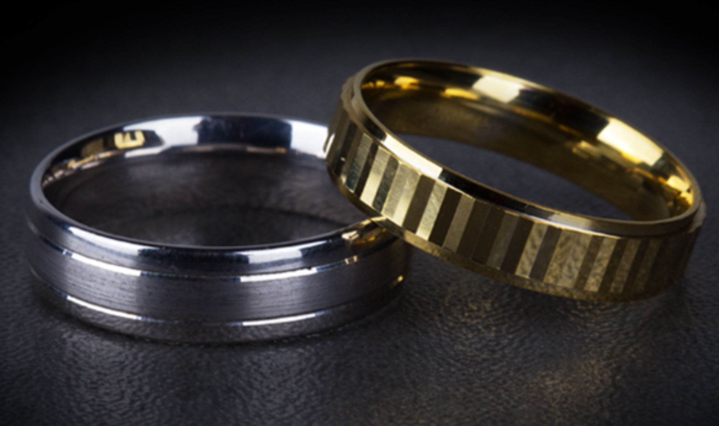 Men’s Wedding Bands: Should You Choose Yellow Gold, White Gold or Platinum?