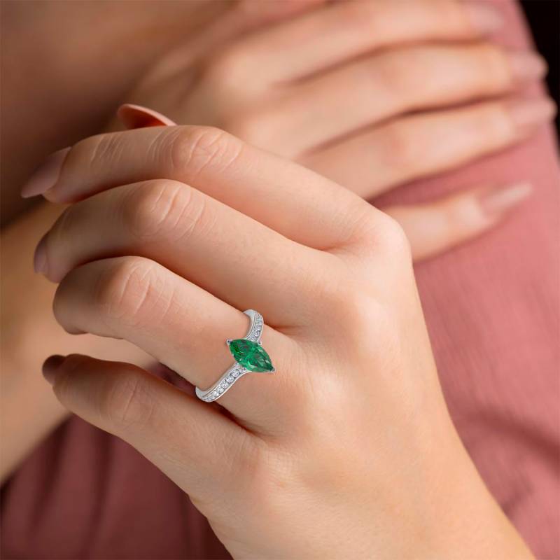 A guide to fancy coloured diamonds